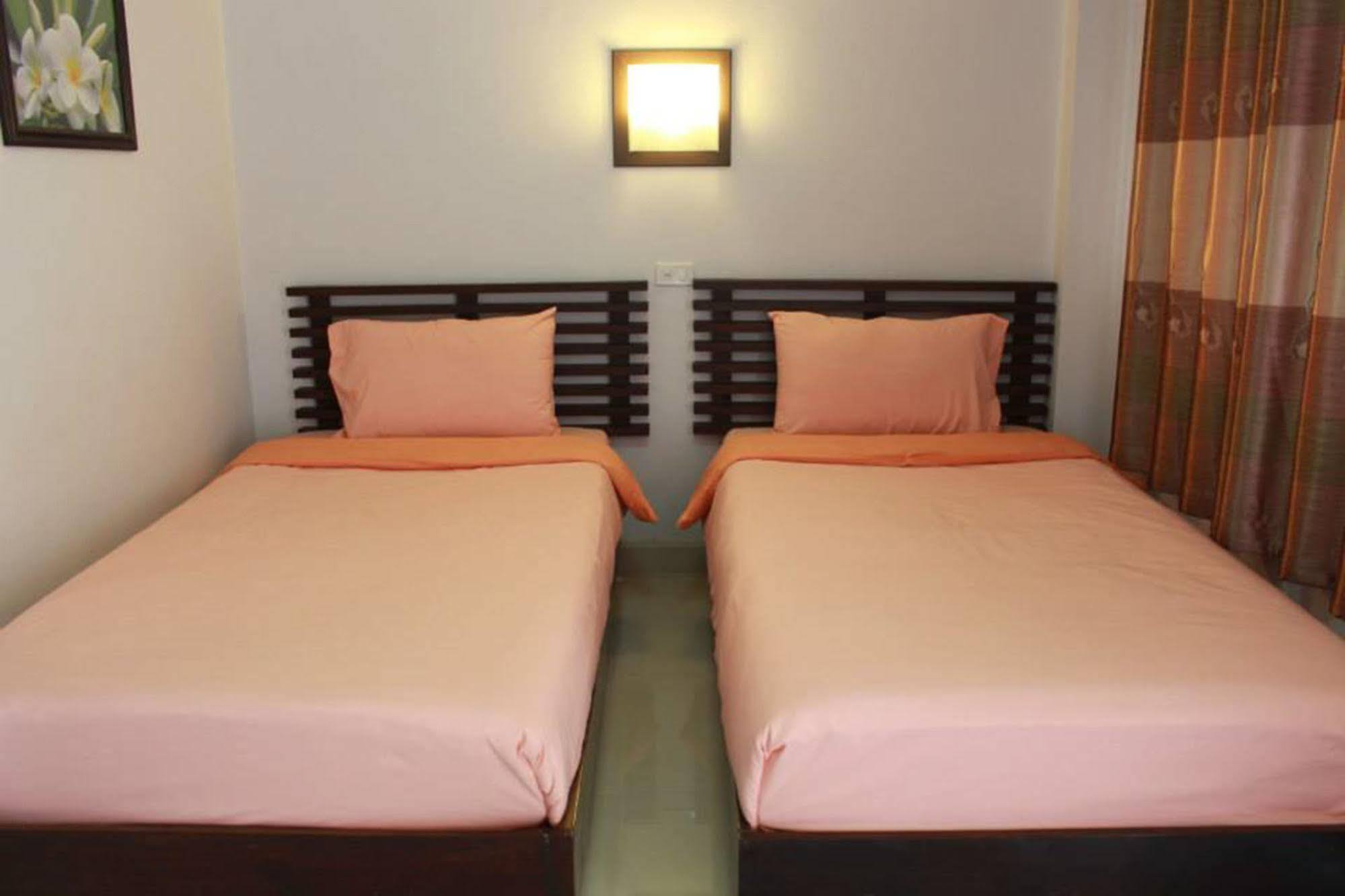 Hotel Pornkasem House Chiang Rai Exterior foto